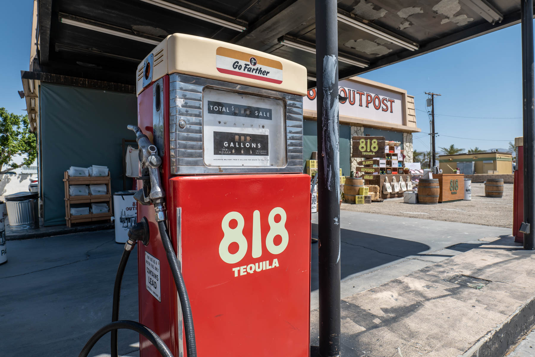 An 818-branded gas pump.